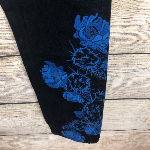 NWT Levi's 501 embroidered skinny jeans - Picture 5 of 7